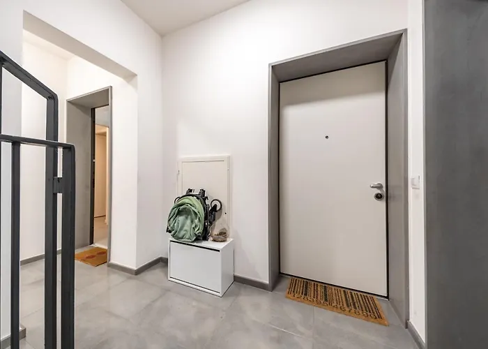 Guesthost - Lovely & Comfy Апартаменты Милан