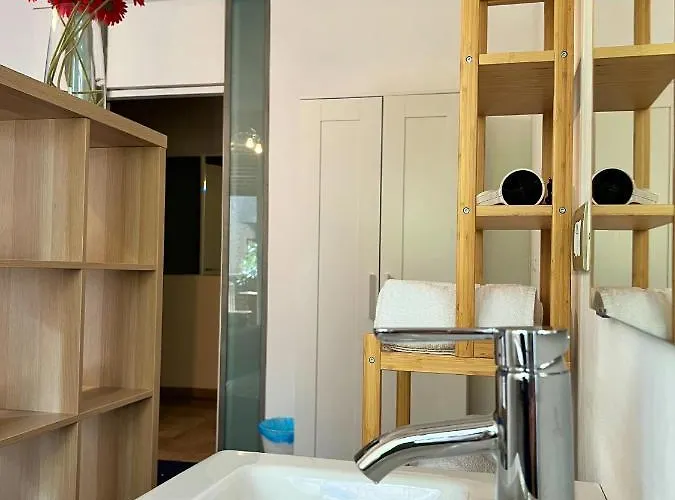 Appartme Seveso 40 * Milão