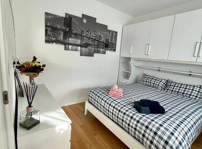 The Small White House In Apartament Mediolan