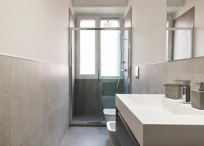 Youhosty - Del Castagno 2 Mailand