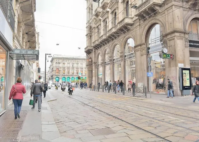 Trilocale In Piazza Duomo Апартаменты