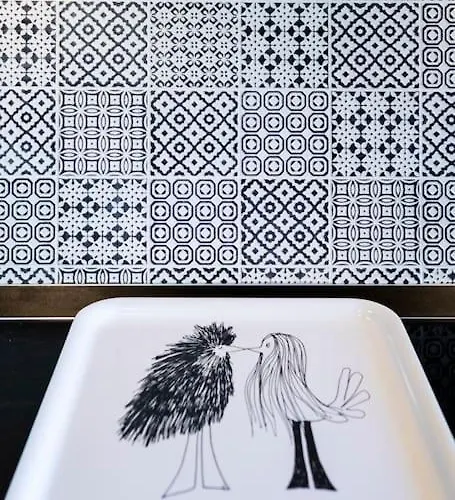 Black & White Flat In Naviglio/ Porta Genova *