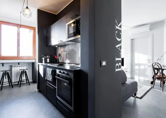 Apartament Black & White Flat In Naviglio/ Porta Genova Mediolan