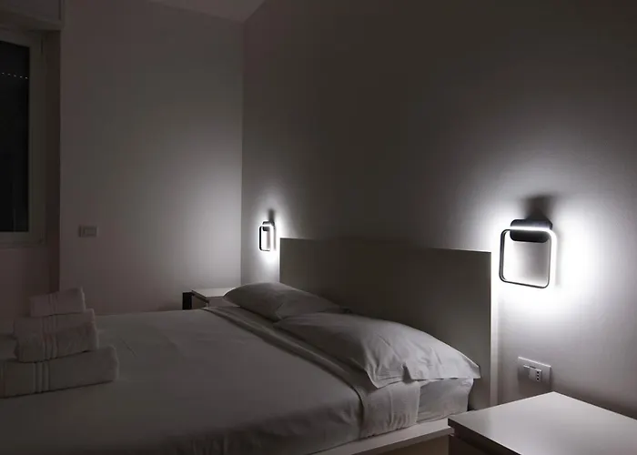 Youhosty - Del Castagno 2