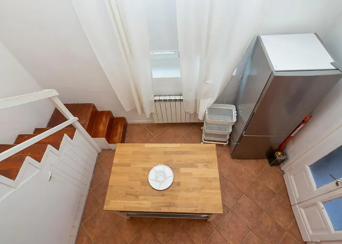 Flat In Isola De Castillia 22 아파트 밀라노