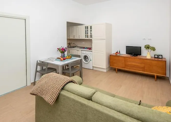 Liberty House, In Stile Retrò! * Milano