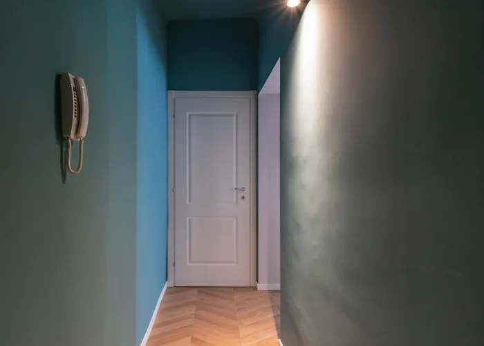 Διαμέρισμα Luxury In Downtown - Curtatone 4 *