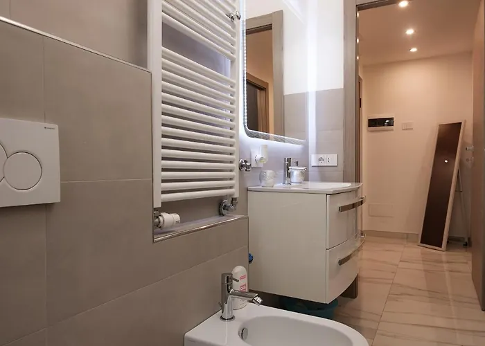 Zeus-08: Splendido Monolocale, Zona San Siro 公寓