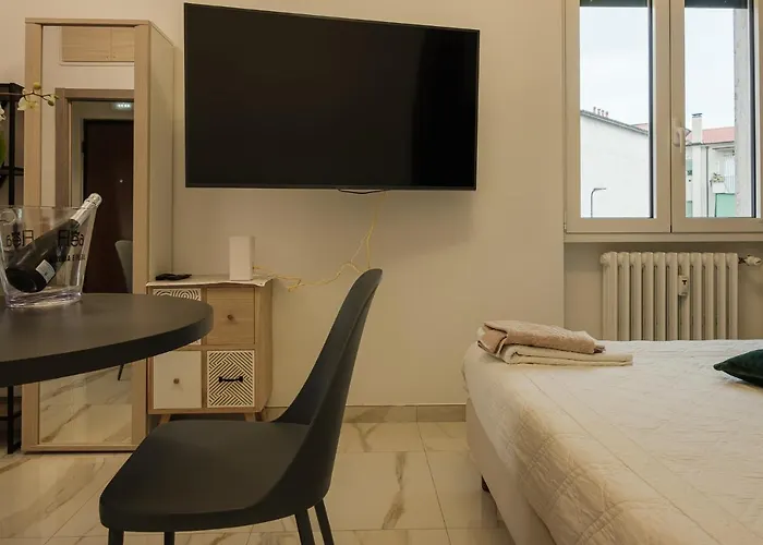 Zeus-08: Splendido Monolocale, Zona San Siro 米兰