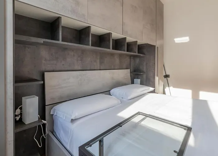 Splendida Terrazza Su Arcimboldi - Bicocca Daire