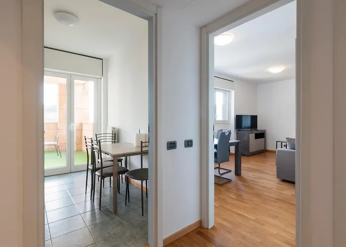 Splendida Terrazza Su Arcimboldi - Bicocca Daire