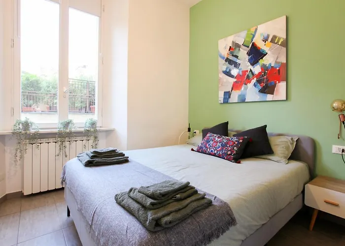 Modern Close To Shopping District アパート