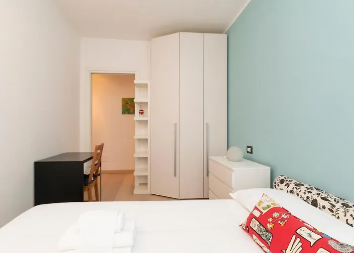 Luxury Near Bocconi Zamenhof 7 *