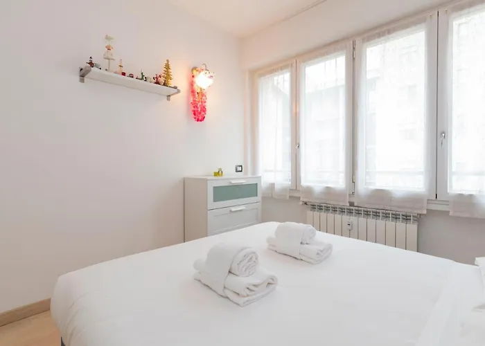Apartman Luxury Near Bocconi Zamenhof 7 Milánó