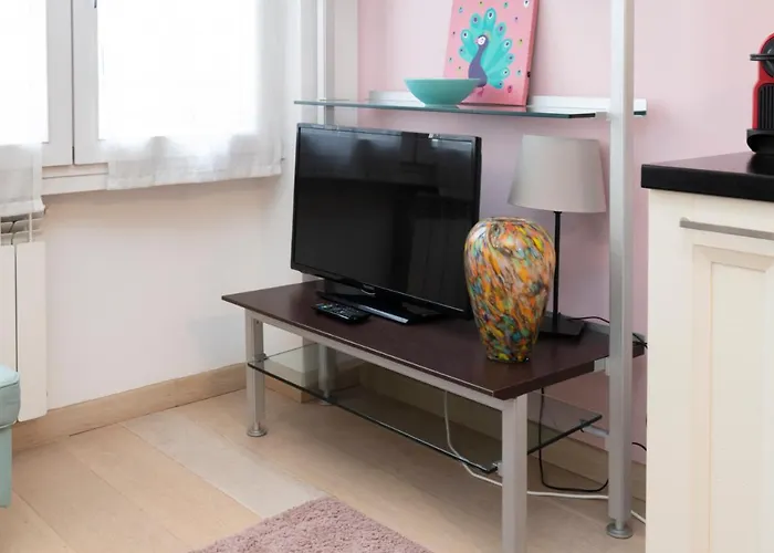 Luxury Near Bocconi Zamenhof 7 *