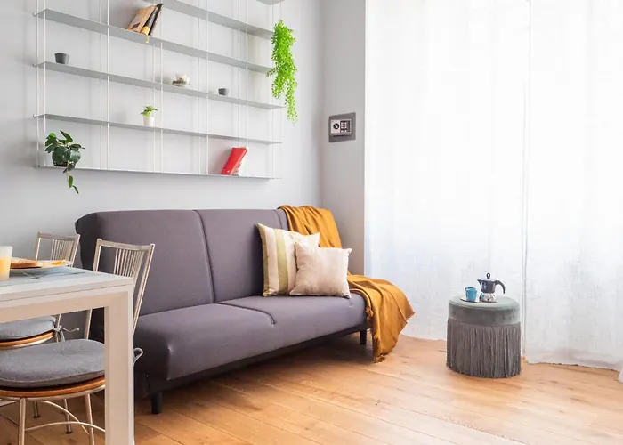 The Rent - Lovely Two-bedroom Near Bocconi Милан