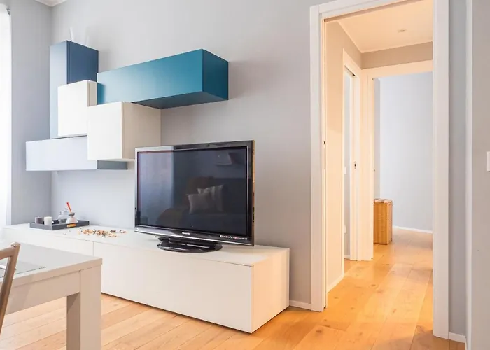 The Rent - Lovely Two-bedroom Near Bocconi