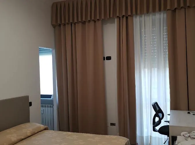 Station Group - Via Sammartini 15 4*