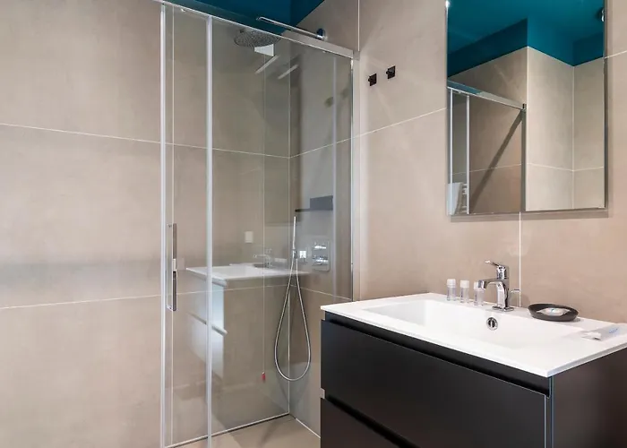 Апартаменты Easyhomes-central Tower Милан