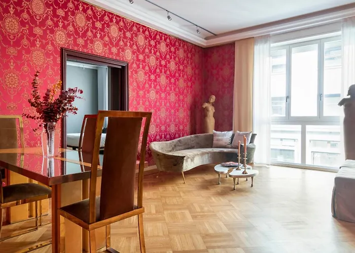 Apartamento An Elegant Vacation Near Duomo Milan, 2 Bedrooms, 6 Guests