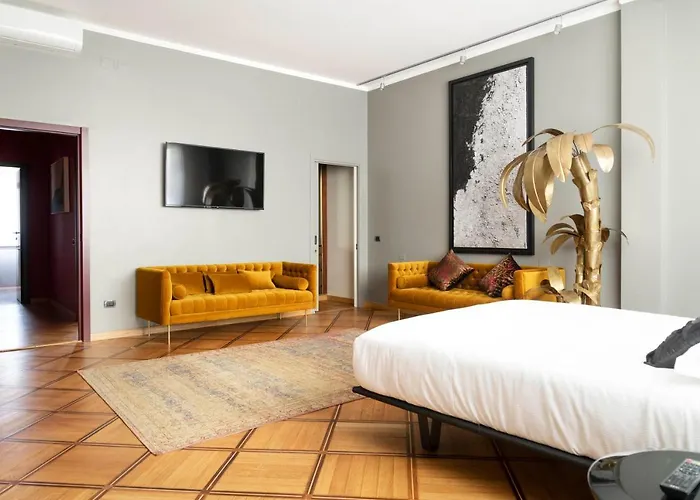 Apartamento An Elegant Vacation Near Duomo Milan, 2 Bedrooms, 6 Guests *