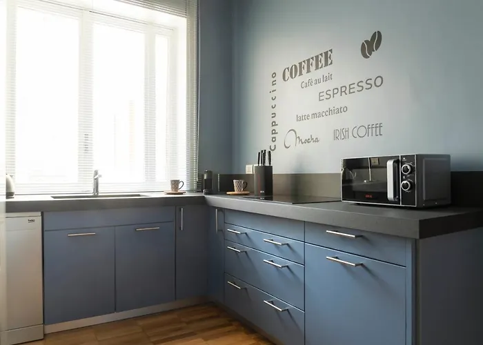 Apartamento An Elegant Vacation Near Duomo Milan, 2 Bedrooms, 6 Guests *