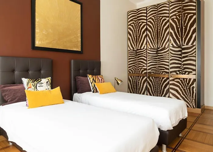 An Elegant Vacation Near Duomo Milan, 2 Bedrooms, 6 Guests *