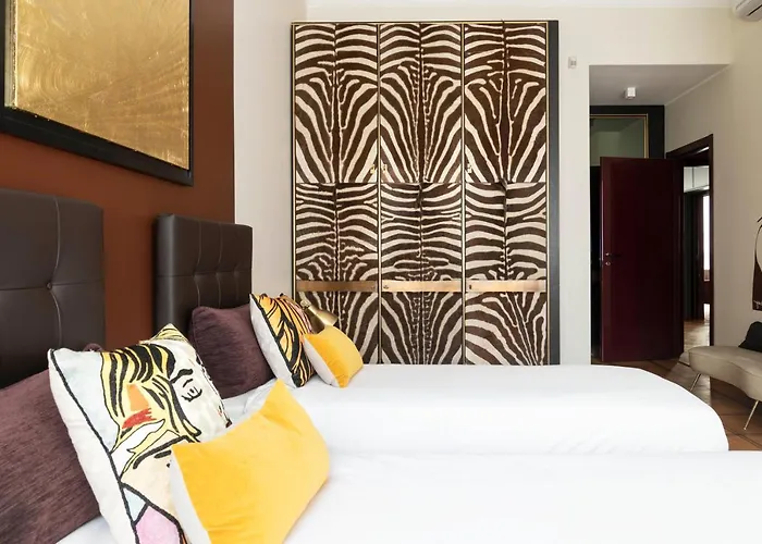 Apartamento An Elegant Vacation Near Duomo Milan, 2 Bedrooms, 6 Guests