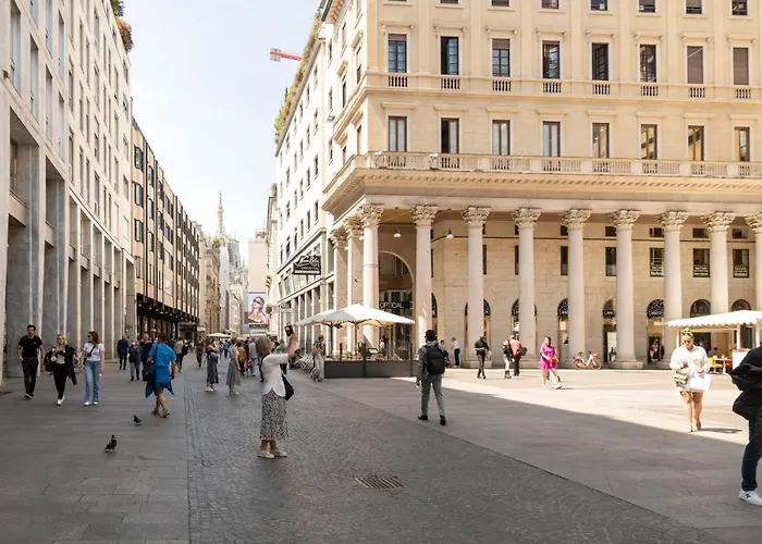 דירה An Elegant Vacation Near Duomo Milan, 2 Bedrooms, 6 Guests מילאנו