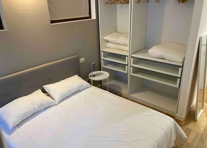 Bilocale Zona Bocconi-navigli Tatil Evi