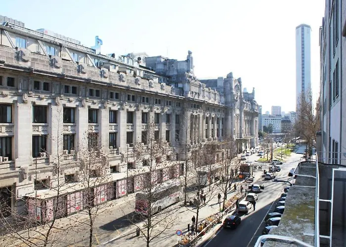 Station Group - Via Sammartini 15 Gæstehus Milano