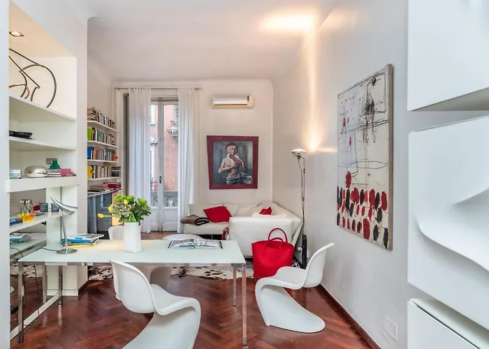 Very In Cadorna Station Area! Excellent If Arrive From Malpensa Airport Apartament