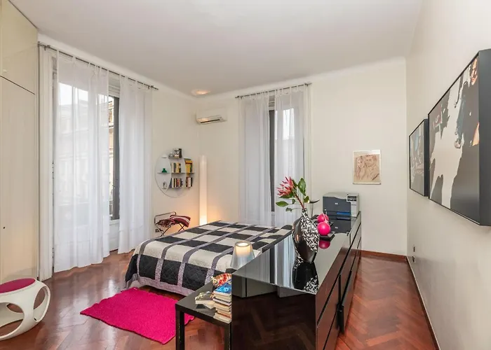 Very In Cadorna Station Area! Excellent If Arrive From Malpensa Airport Apartament