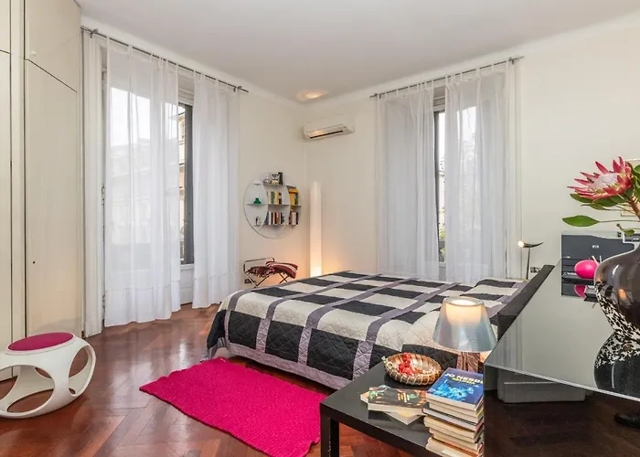 Very In Cadorna Station Area! Excellent If Arrive From Malpensa Airport Mediolan