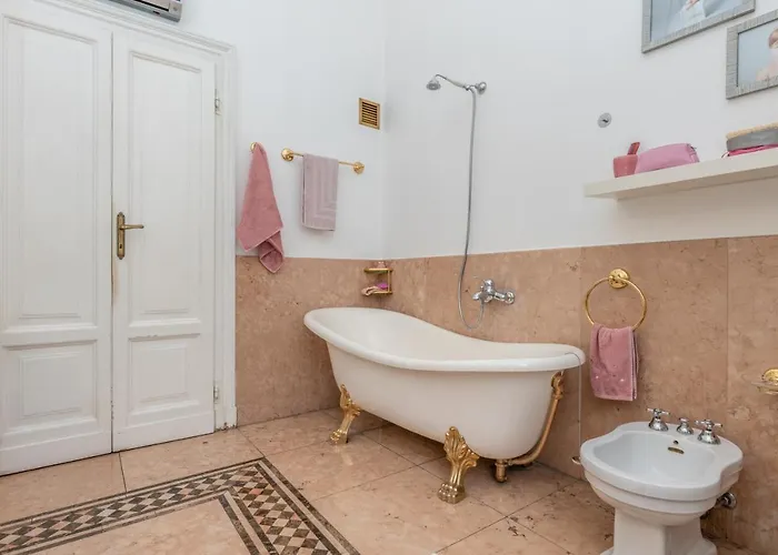 Very In Cadorna Station Area! Excellent If Arrive From Malpensa Airport Apartament Mediolan