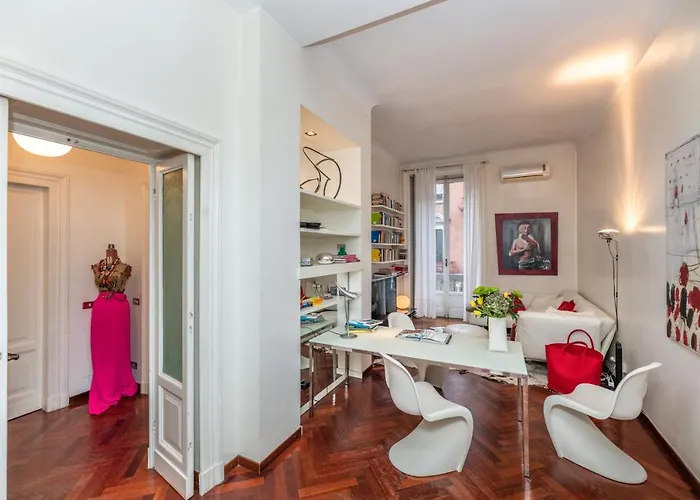 Very In Cadorna Station Area! Excellent If Arrive From Malpensa Airport Apartament