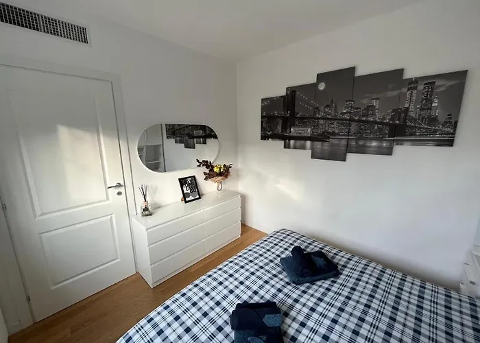 The Small White House In Milán