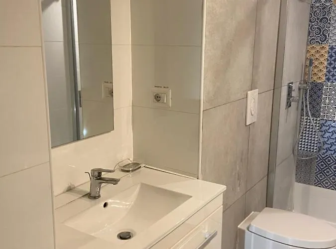 Porta Romana Cozy Lägenhet *