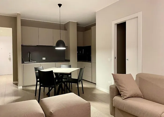 New High Quality In The Center Of *