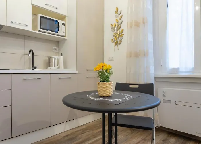 Lovely Flat - Orti 16 アパート ミラノ