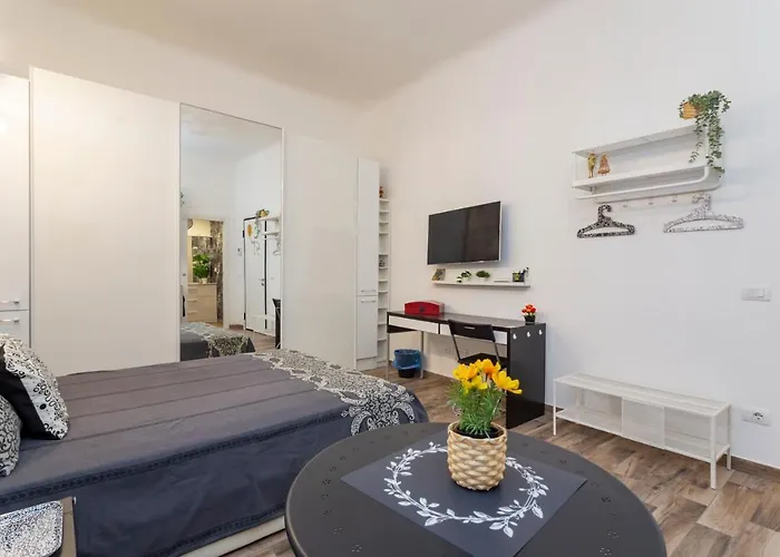 Lovely Flat - Orti 16 アパート