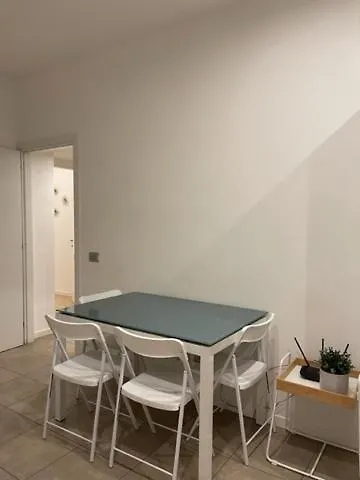 Easy - And Navigli 3* Milano