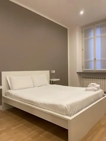 Easy - And Navigli 3* Milán