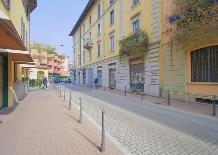 Cont36 -total White- Esclusive Apartment