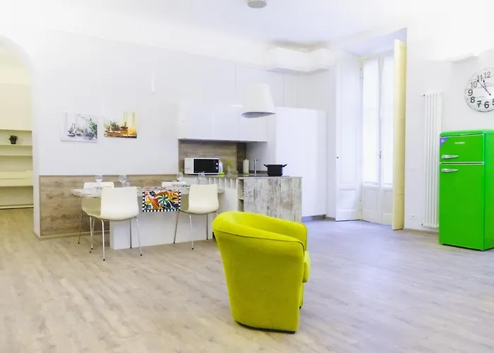 Guesthost - Book Now! Corso Buenos Aires & Loreto M1