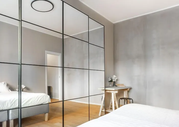 Joivy Charming Flat With Desk * ミラノ