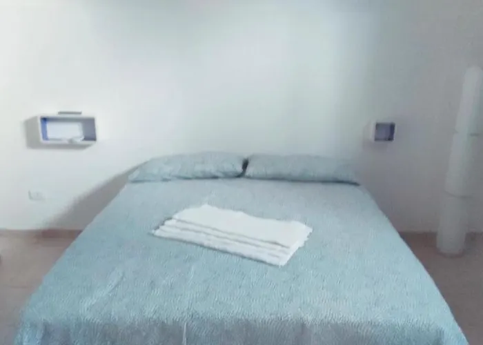 New Near To De Metro *