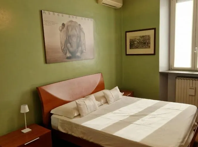 Cozy Flat Mins Walk To Navigli And Metro Porta Genova شقة *