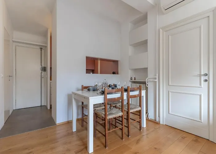 The Rent - Lovely One-bedroom In Moscova *