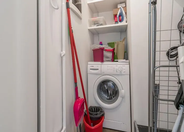 The Rent - Lovely One-bedroom In Moscova *